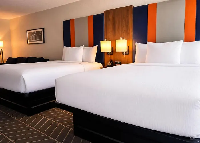 La Quinta Inn & Suites By Wyndham Auburn - University Area